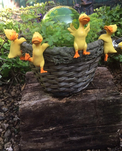 4 Ducks Birds Chicks Flower Pot Hangers Decorations Garden Statues Ornaments